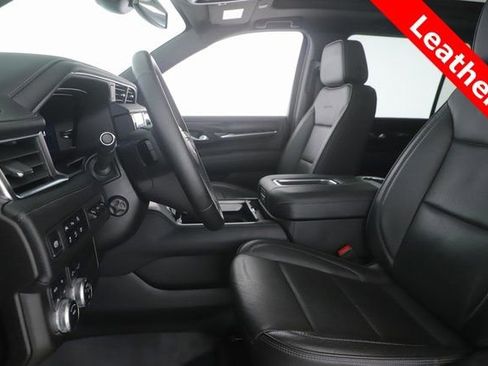 Used 2024 GMC Yukon XL Denali image 16