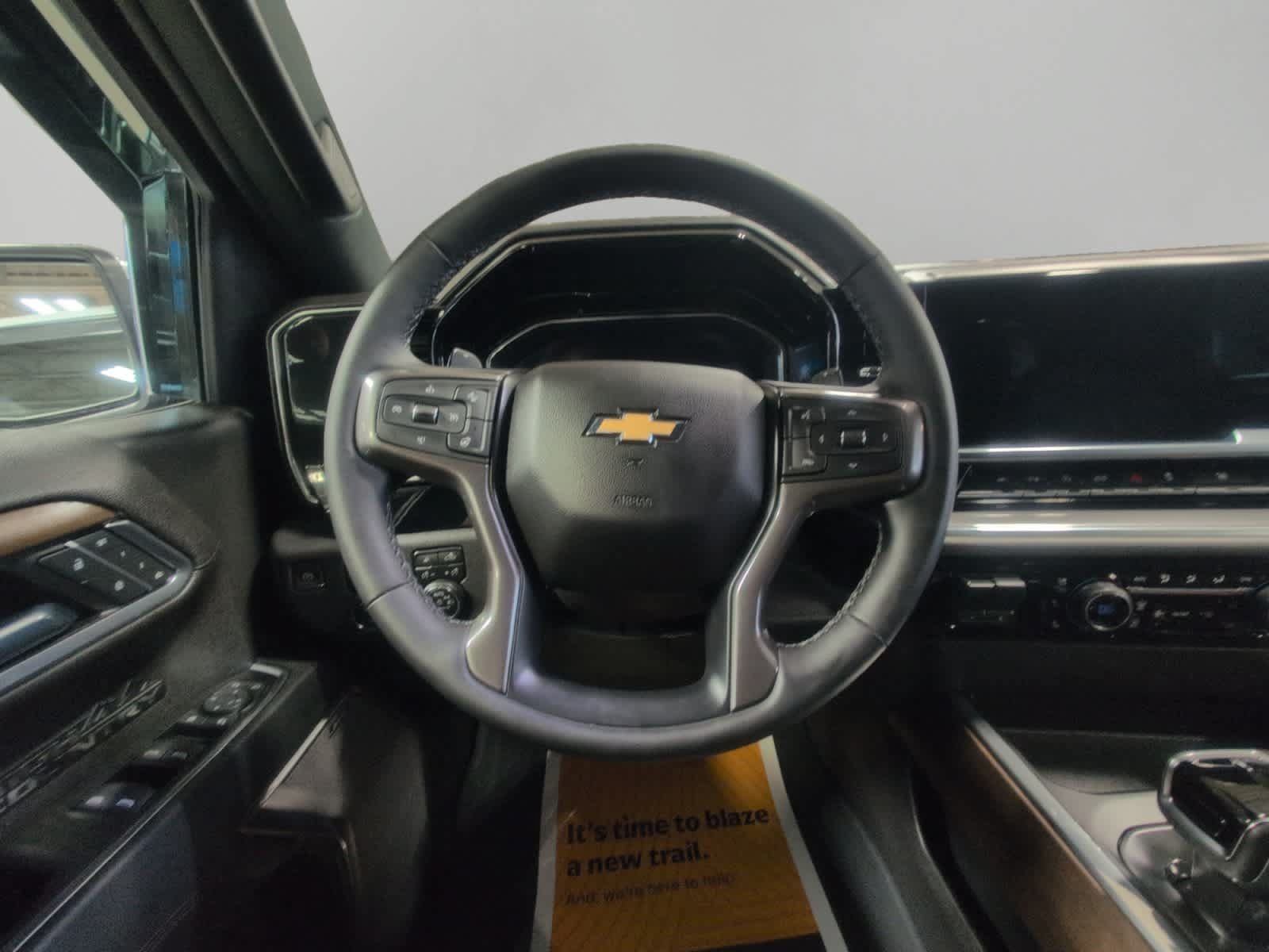 Used 2023 Chevrolet Silverado 1500 High Country AWD/4WD image 12