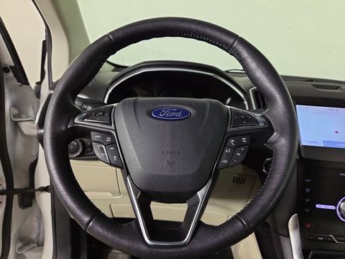 Used 2020 Ford Edge Titanium AWD/4WD image 21