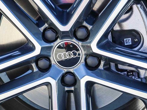 New 2025 Audi Q5 Premium image 15