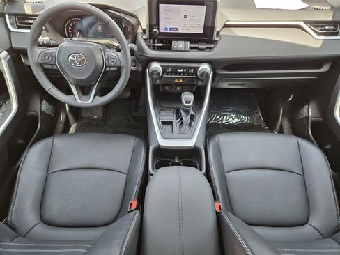 Used 2023 Toyota RAV4 XLE Premium FWD image 5