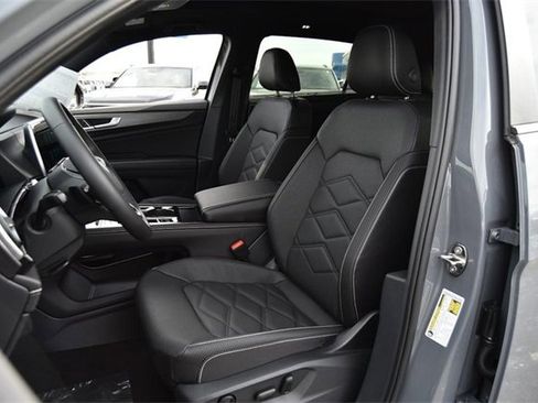 New 2026 Volkswagen Atlas Cross Sport SE image 19