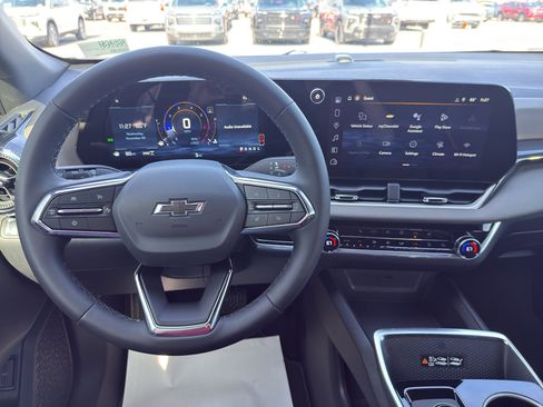 New 2026 Chevrolet Equinox LT image 11