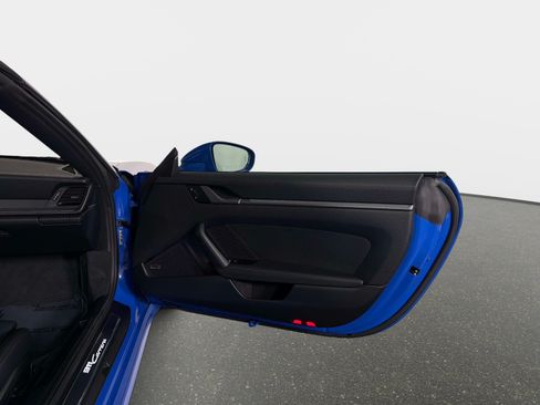 Used 2025 Porsche 911 Carrera RWD image 23