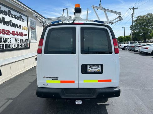 Used 2015 Chevrolet Express 2500 RWD image 6