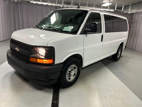 Used 2017 Chevrolet Express 2500 LS image 3