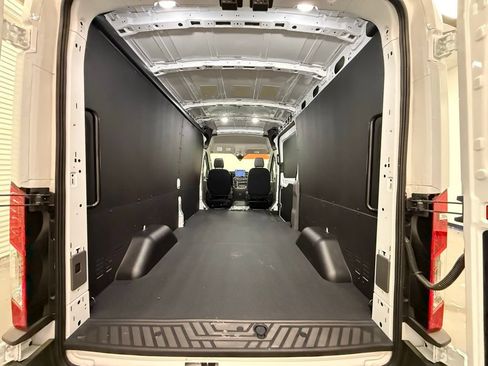 Used 2024 Ford Transit 250 148 Medium Roof Extended AWD w/ Exterior Upgrade Package image 24