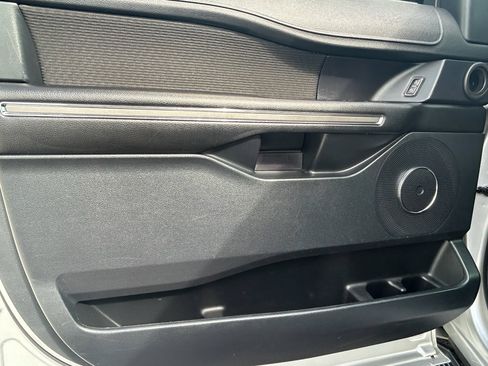 Used 2019 Ford Expedition Max XLT image 16