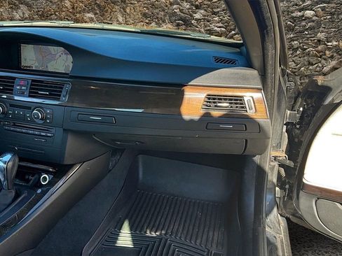 Used 2013 BMW 328i Convertible image 13