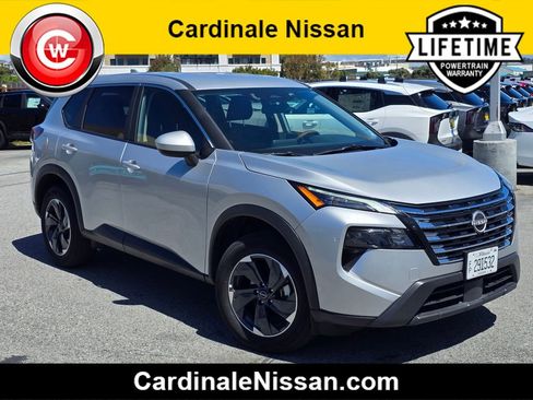 Used 2025 Nissan Rogue SV image 1