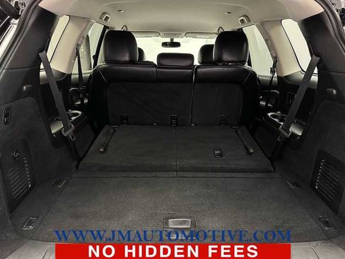 Used 2019 Nissan Pathfinder SL image 18