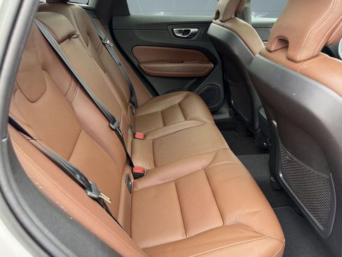 Used 2023 Volvo XC60 B5 Plus w/ Protection Package Premier image 29