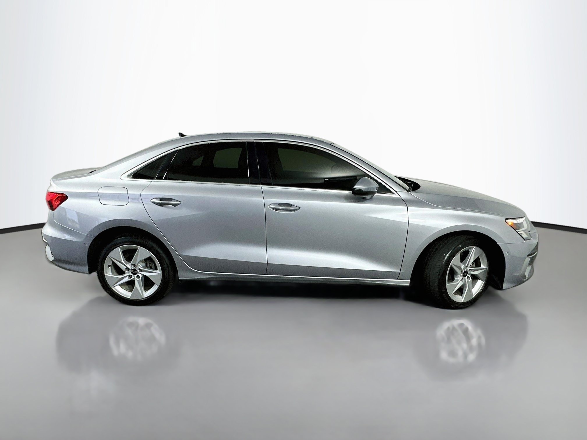 Used 2024 Audi A3 2.0T Premium FWD image 8