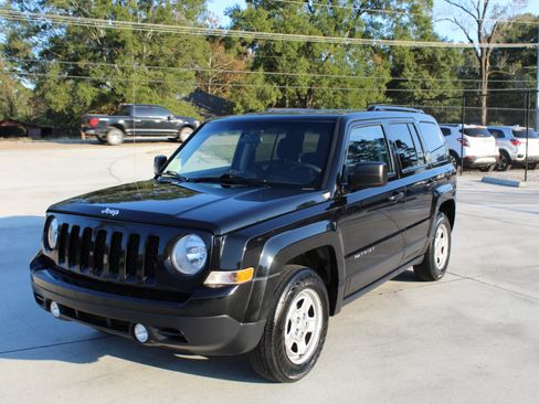 Used 2015 Jeep Patriot Sport image 12