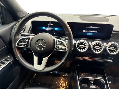 Used 2021 Mercedes-Benz GLB 250 w/ Premium Package image 50