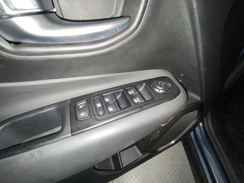 Used 2020 Jeep Renegade Limited image 13