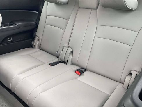 Used 2016 Honda Pilot Touring image 11