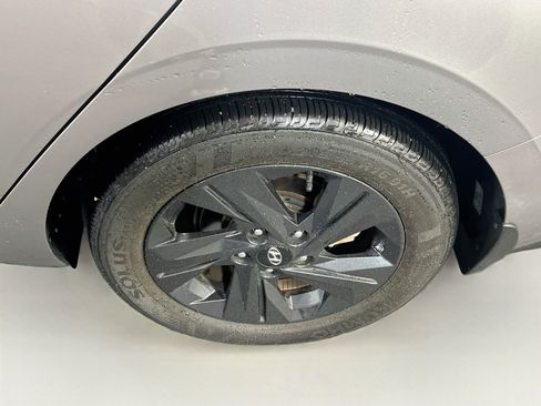 Used 2023 Hyundai Elantra SEL FWD image 28