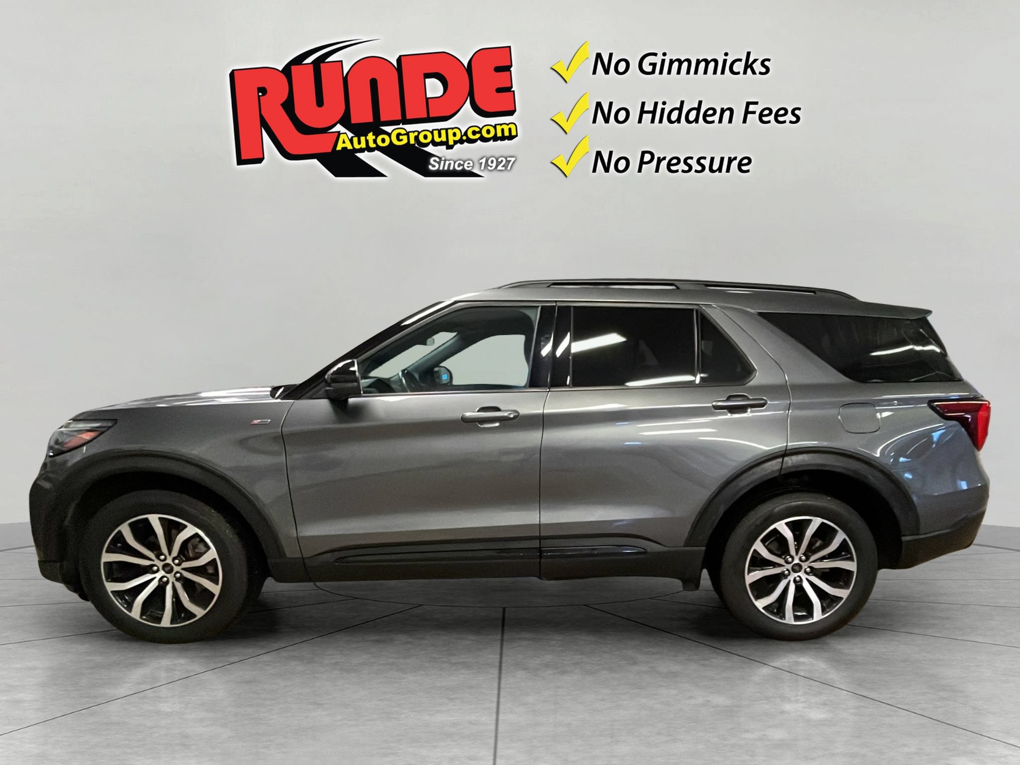 Used 2025 Ford Explorer ST-Line AWD/4WD image 4