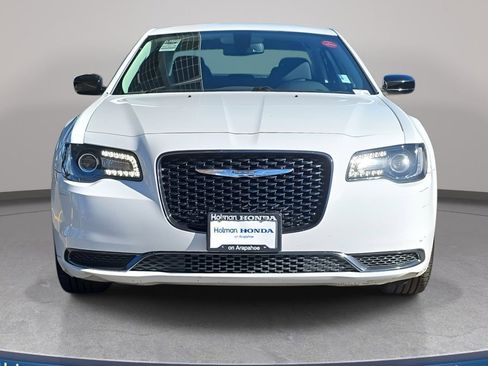 Used 2018 Chrysler 300 Touring w/ Sport Appearance Package image 3