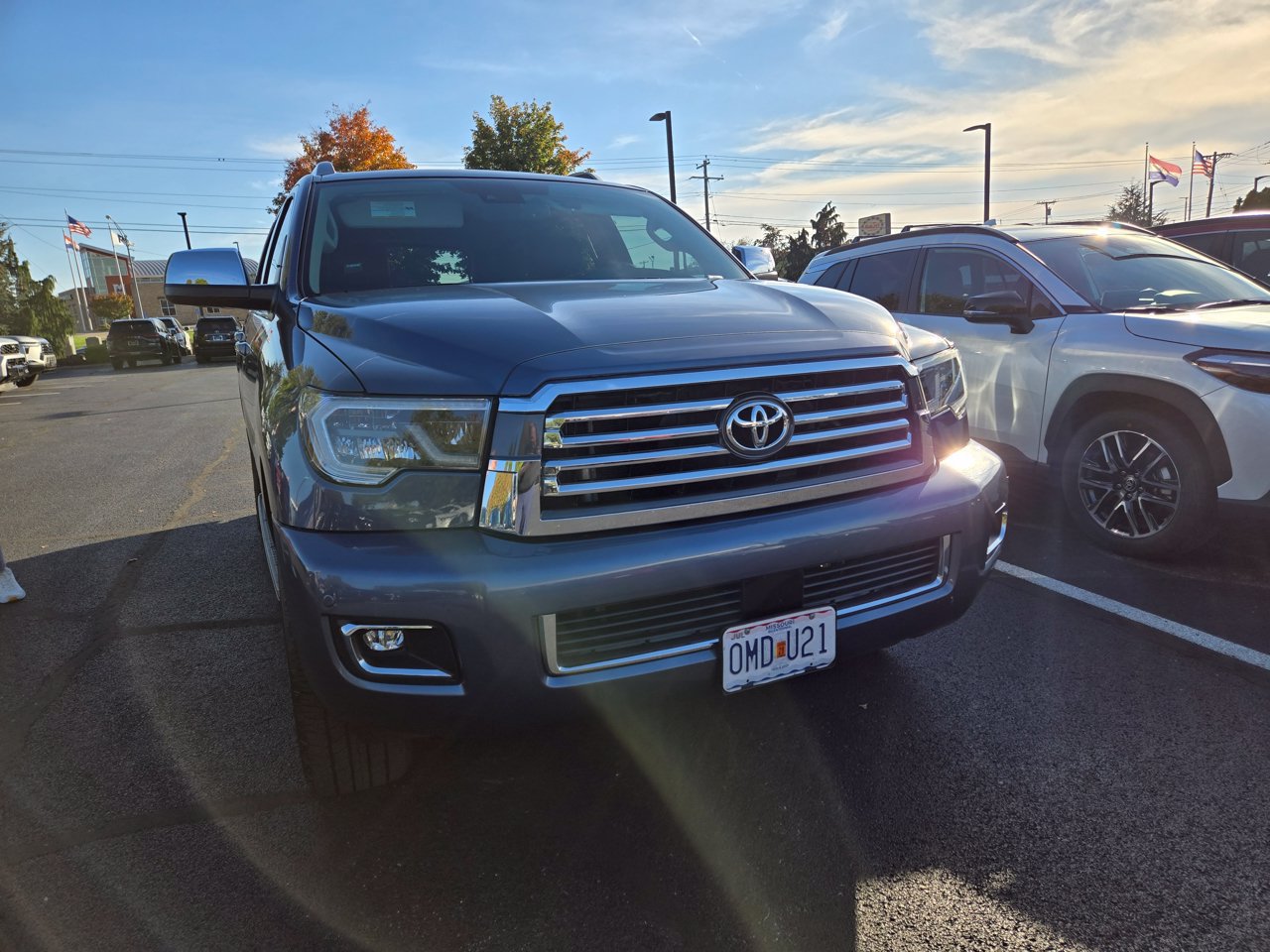 Used 2022 Toyota Sequoia Platinum AWD/4WD image 4