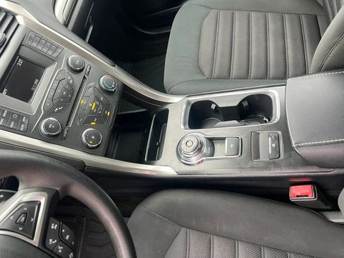 Used 2018 Ford Fusion SE FWD image 25