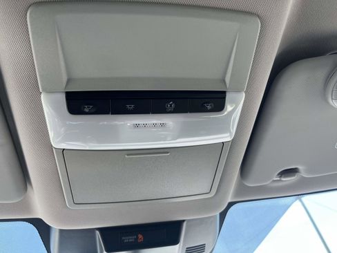 Used 2025 Nissan Rogue S FWD image 19