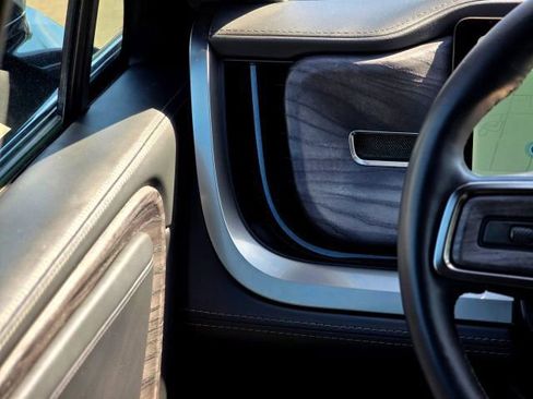 Used 2022 Rivian R1S Launch Edition AWD/4WD image 18