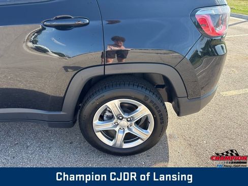 Used 2024 Jeep Compass Latitude AWD/4WD image 33