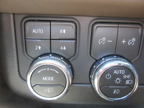 New 2026 GMC Yukon XL Denali Ultimate AWD/4WD image 17