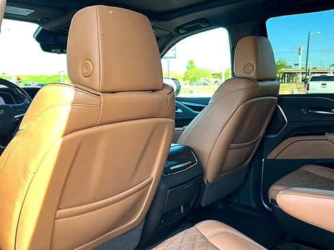 Used 2021 Cadillac Escalade Sport RWD image 18