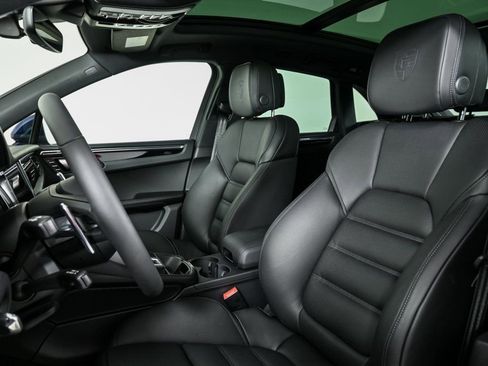 New 2026 Porsche Macan image 5