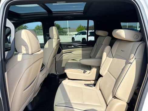 Used 2022 Cadillac Escalade ESV Premium Luxury RWD image 24