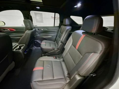 Used 2024 Chevrolet Traverse RS image 27