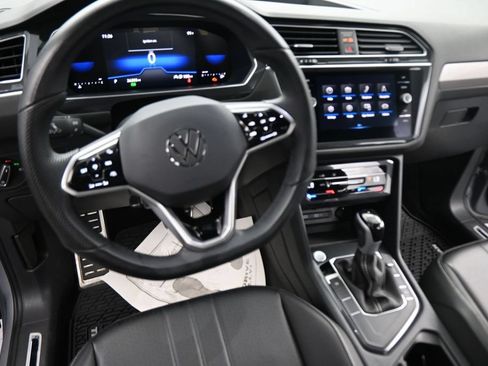 Used 2024 Volkswagen Tiguan SE R-Line FWD image 40