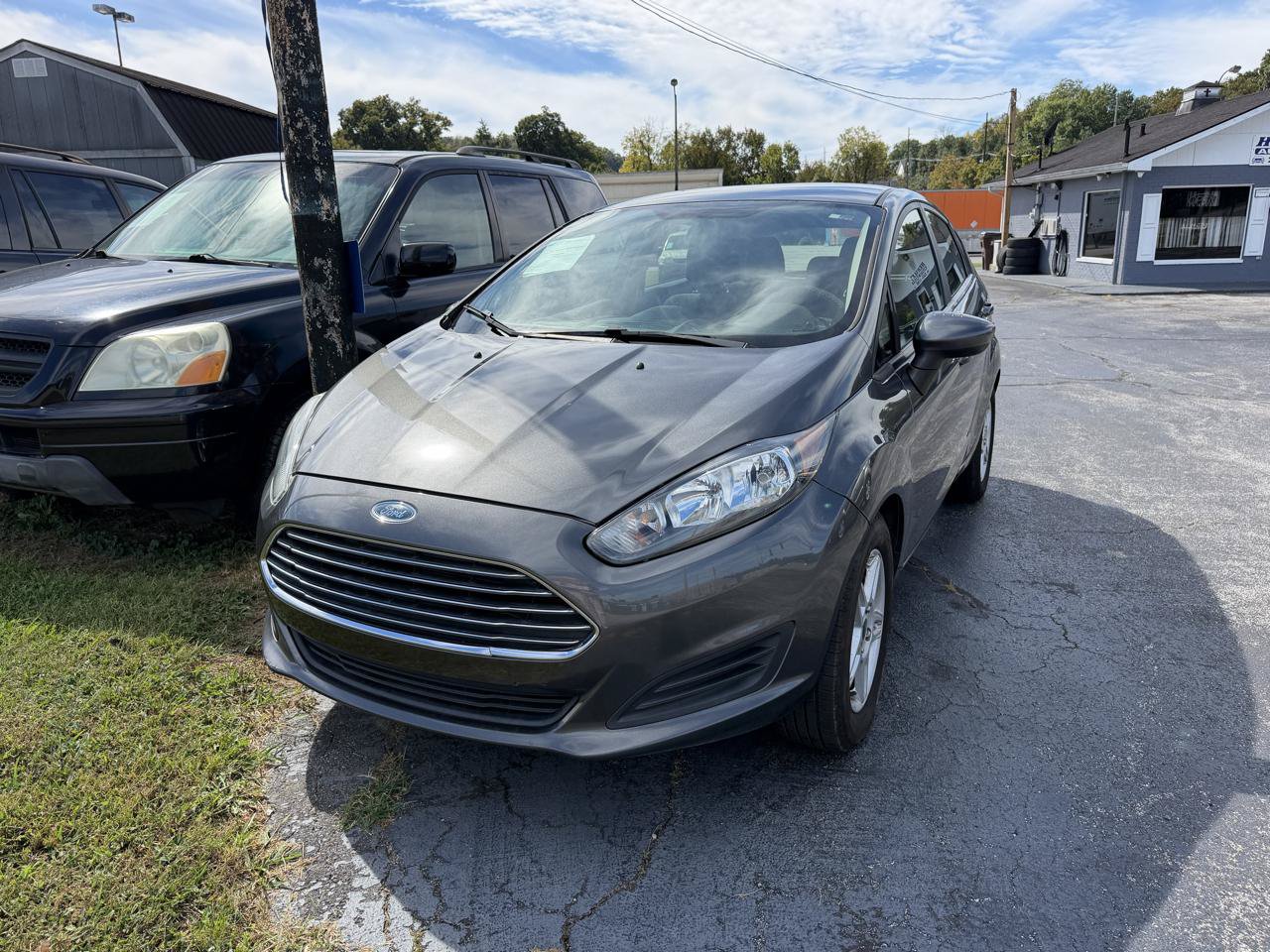 Used 2019 Ford Fiesta SE FWD image 1