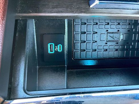 Used 2024 Ford Expedition Limited image 20