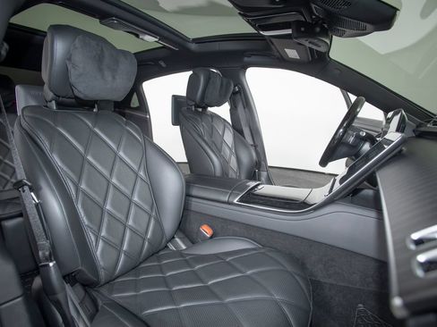 Used 2024 Mercedes-Benz Maybach S 580 4MATIC image 65
