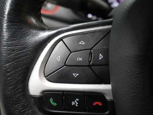 Used 2020 Jeep Renegade Trailhawk w/ Cold Weather Group image 35