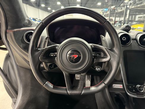 Used 2018 McLaren 570S Spider image 37