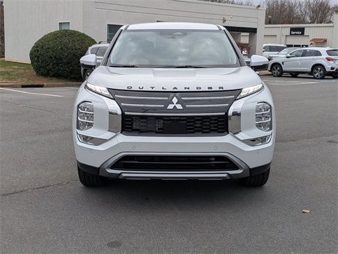 New 2026 Mitsubishi Outlander SE image 8