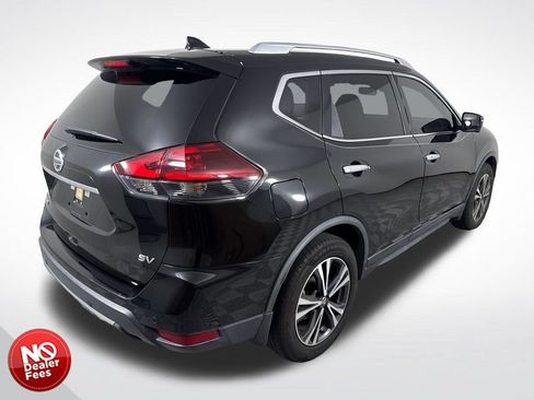Used 2019 Nissan Rogue SV w/ Premium Package FWD image 3