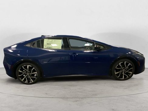 New 2025 Toyota Prius Plug-In Hybrid FWD image 6