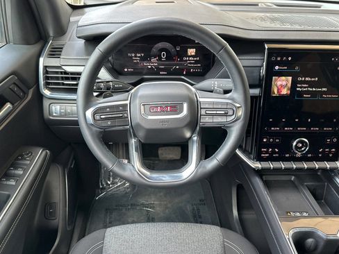 Certified 2025 GMC Acadia Elevation FWD image 15