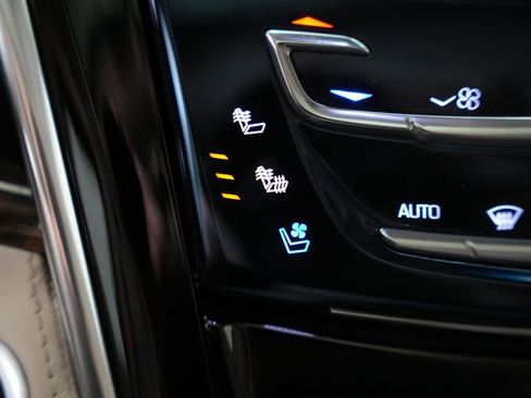 Used 2018 Cadillac Escalade Premium Luxury image 26