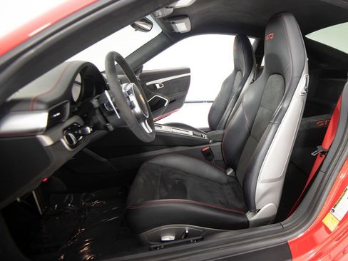 Certified 2015 Porsche 911 GT3 RWD image 16