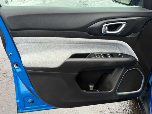 Used 2022 Jeep Compass Latitude w/ Convenience Group image 11