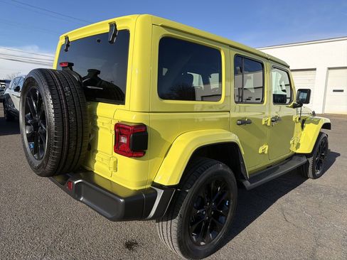 Used 2023 Jeep Wrangler Unlimited Sahara w/ Cold Weather Group image 5