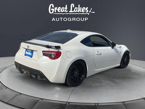 Used 2018 Toyota 86 RWD image 5
