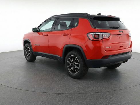 Used 2025 Jeep Compass Trailhawk image 6